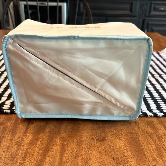 Sanrio 965596 Cinnamoroll Cosmetic Box (After Party) NEW - Picture 9 of 16